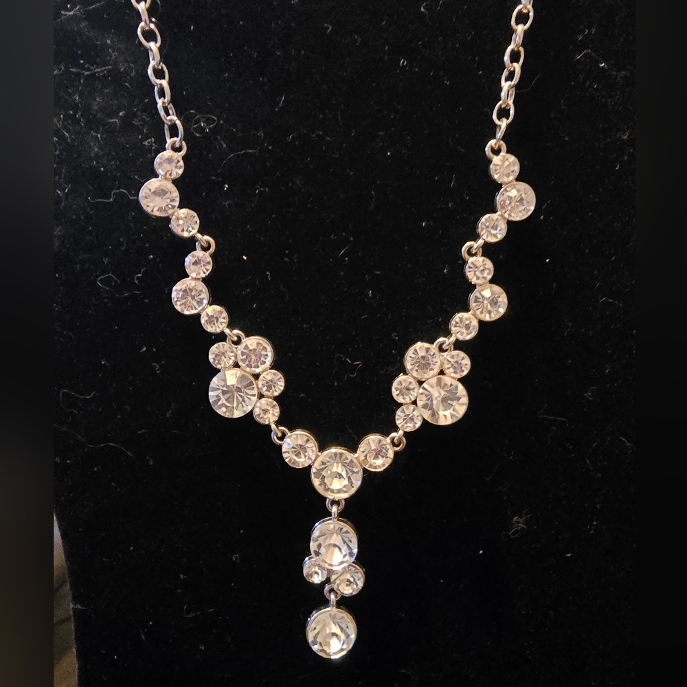Exquisite Silver-tone Y Drop Rhinestone Necklace - Picture 2 of 7